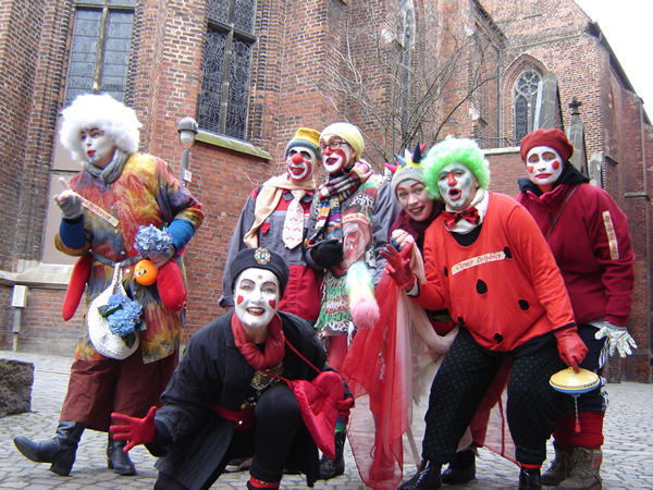 Clown Hortensia, Clown Paula, Clown Anjol, Clown Agathe, Clown Libella, Clown Delphia und Clown Halunka